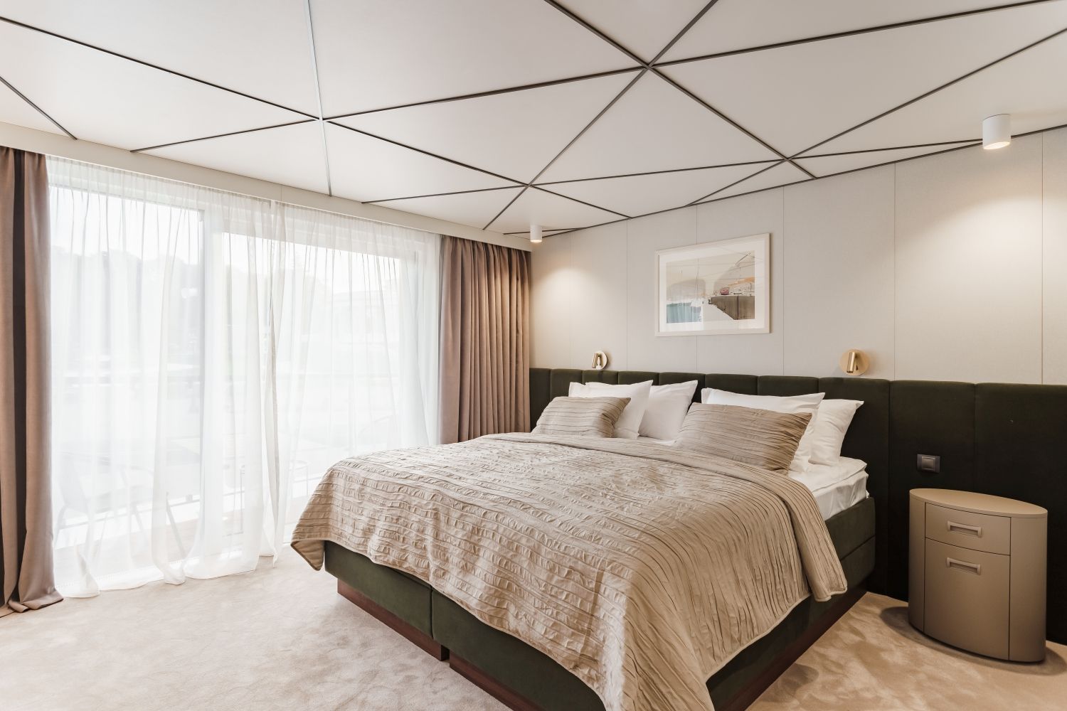 Lux-Suite mit Doppelbett auf der Mustai Karim