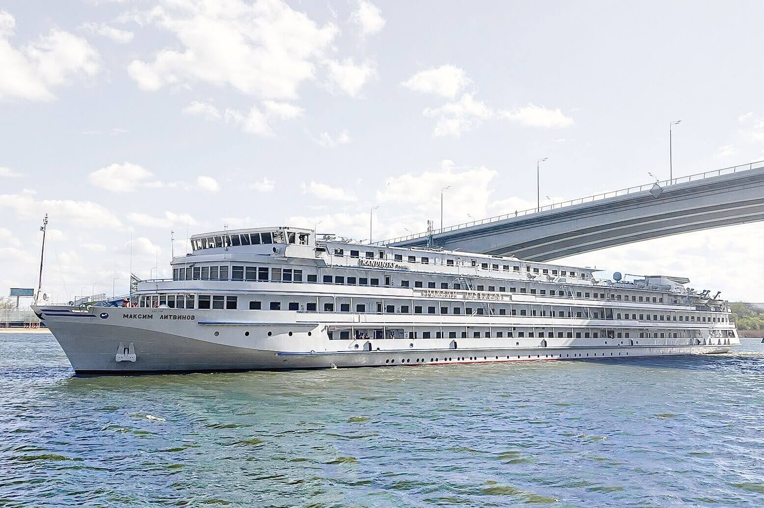 MS Maxim Litwinow in Fahrt