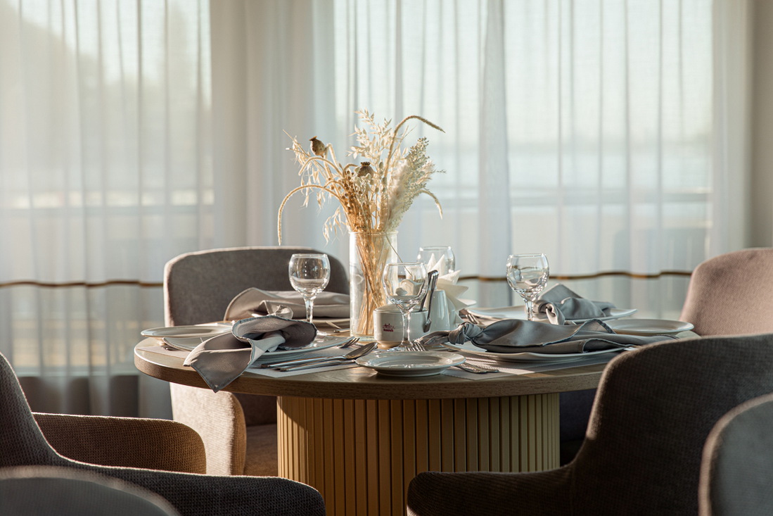 Restaurant Wolga mit Panoramafenster