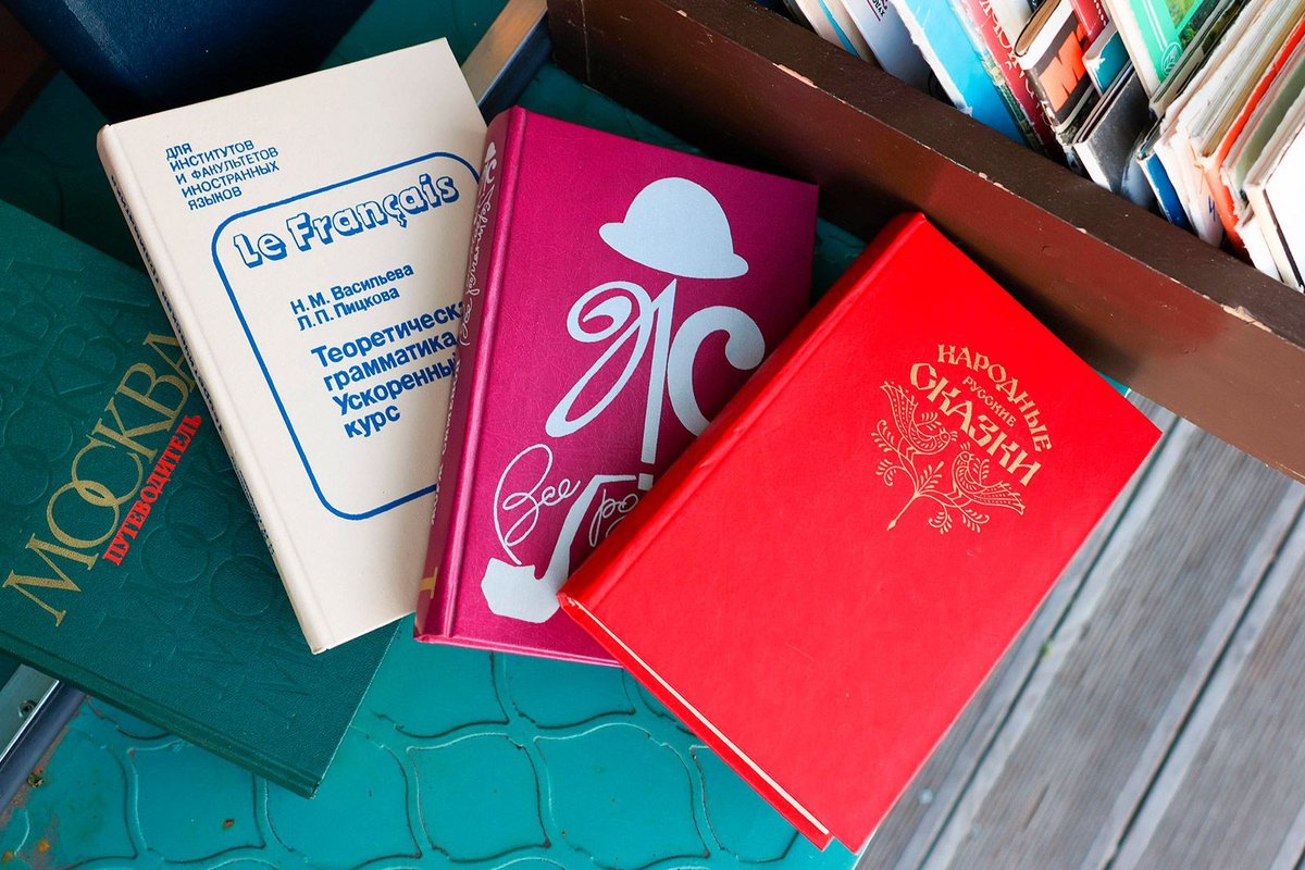 Vintage-Büchermarkt in Kolomenskoje: Von Kinderbüchern bis Wörterbüchern – Foto: mos.ru