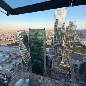 Blick von der Aussichtsplattform auf die Wolkenkratzer von Moscow City