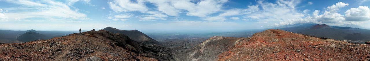 Tolbachik volcano 1975 cone pano Kamchatka on 2015-07-28.png