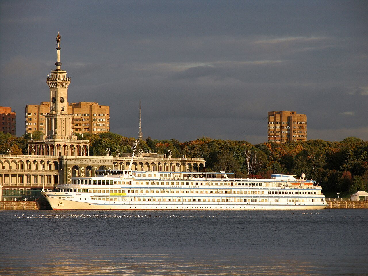 Andrey Rublev river cruise ship sunset.jpg